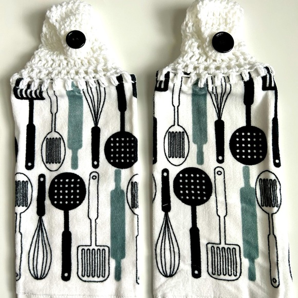 Relisted See New LISTING HAND CRAFTED Crocheted  Hanging Kitchen Hand Towels - Picture 3 of 7
